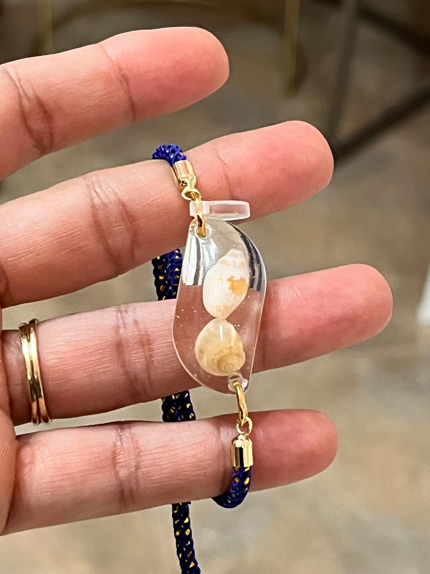 Pulsera artesanal caracoles