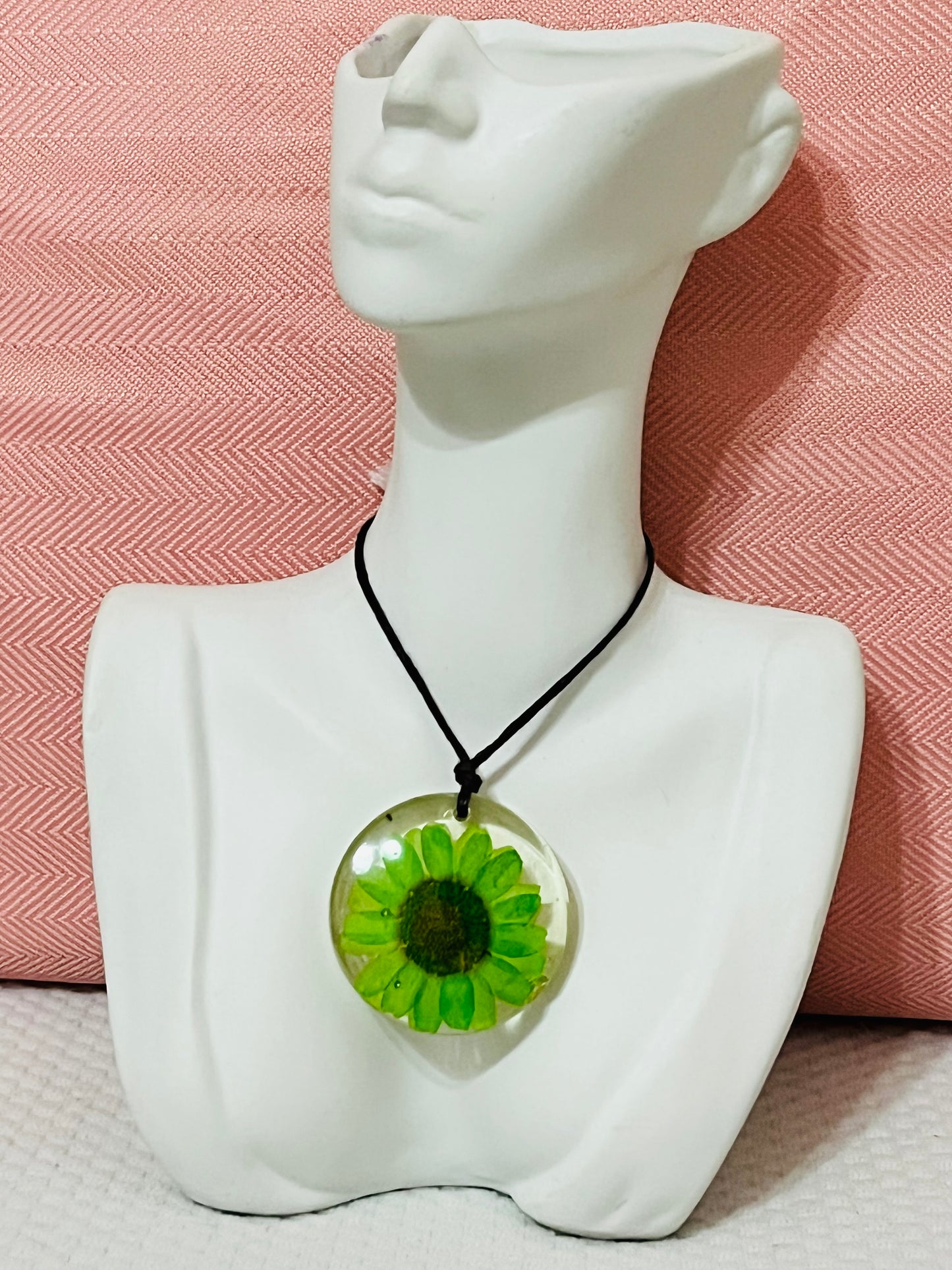 Collar flor verde