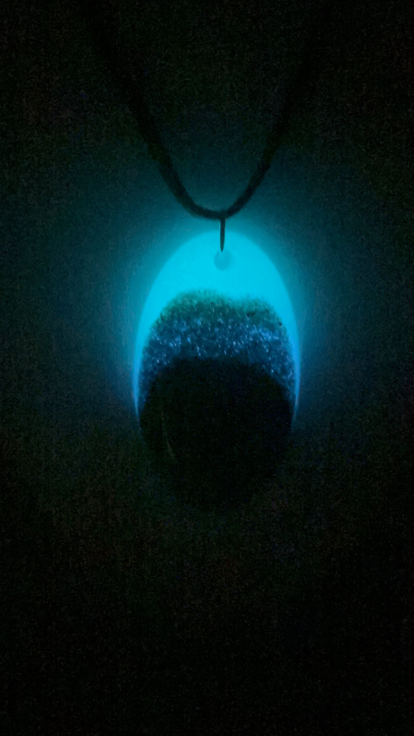 Collar arena de Aguadilla Glow in the dark pintado a mano