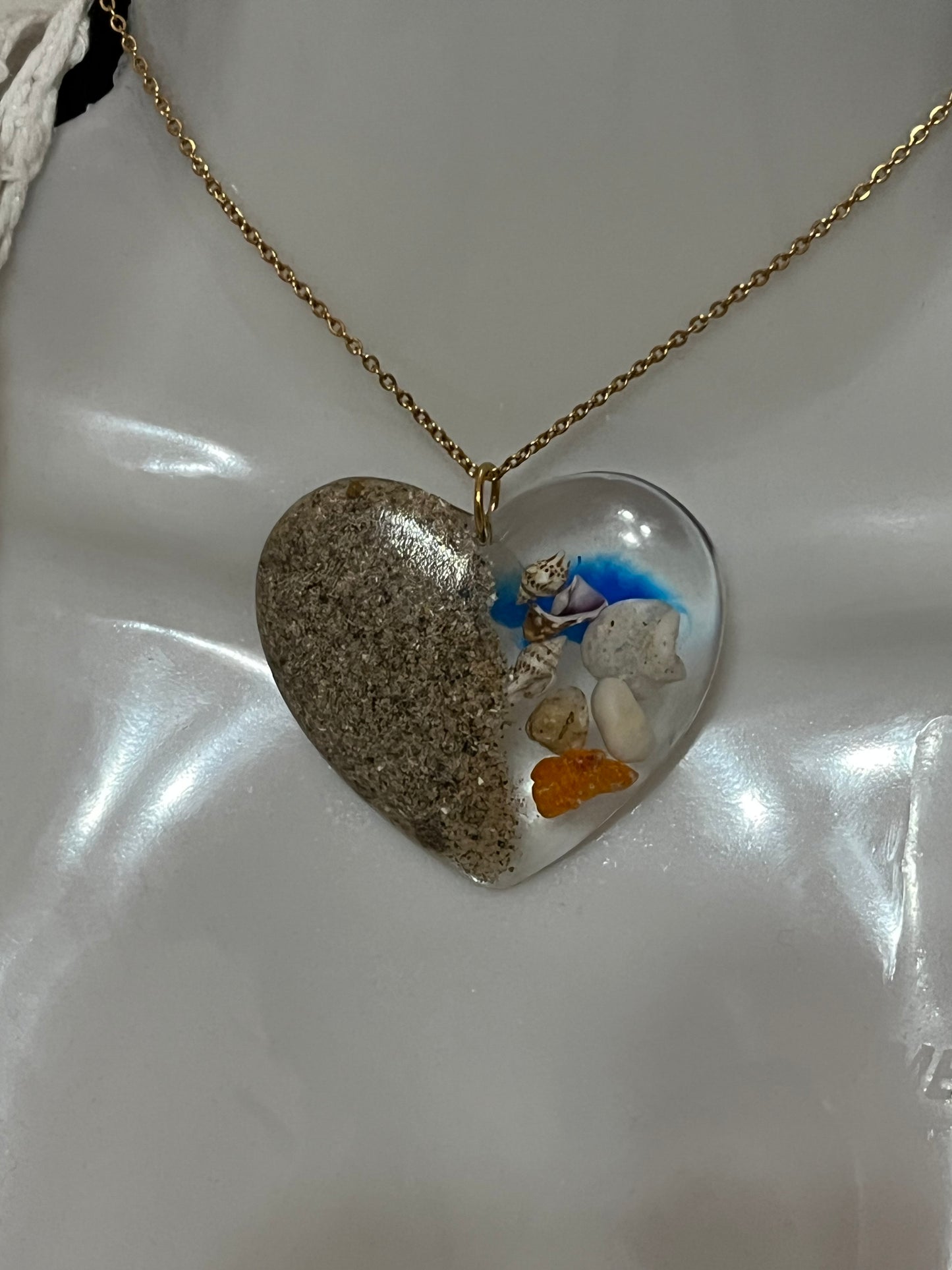Pendant Corazón Encapsulado de desechos de mar