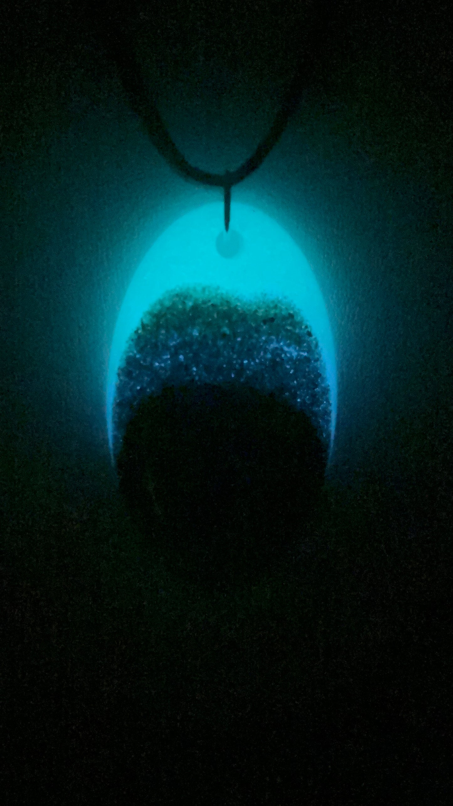 Collar arena de Aguadilla Glow in the dark pintado a mano