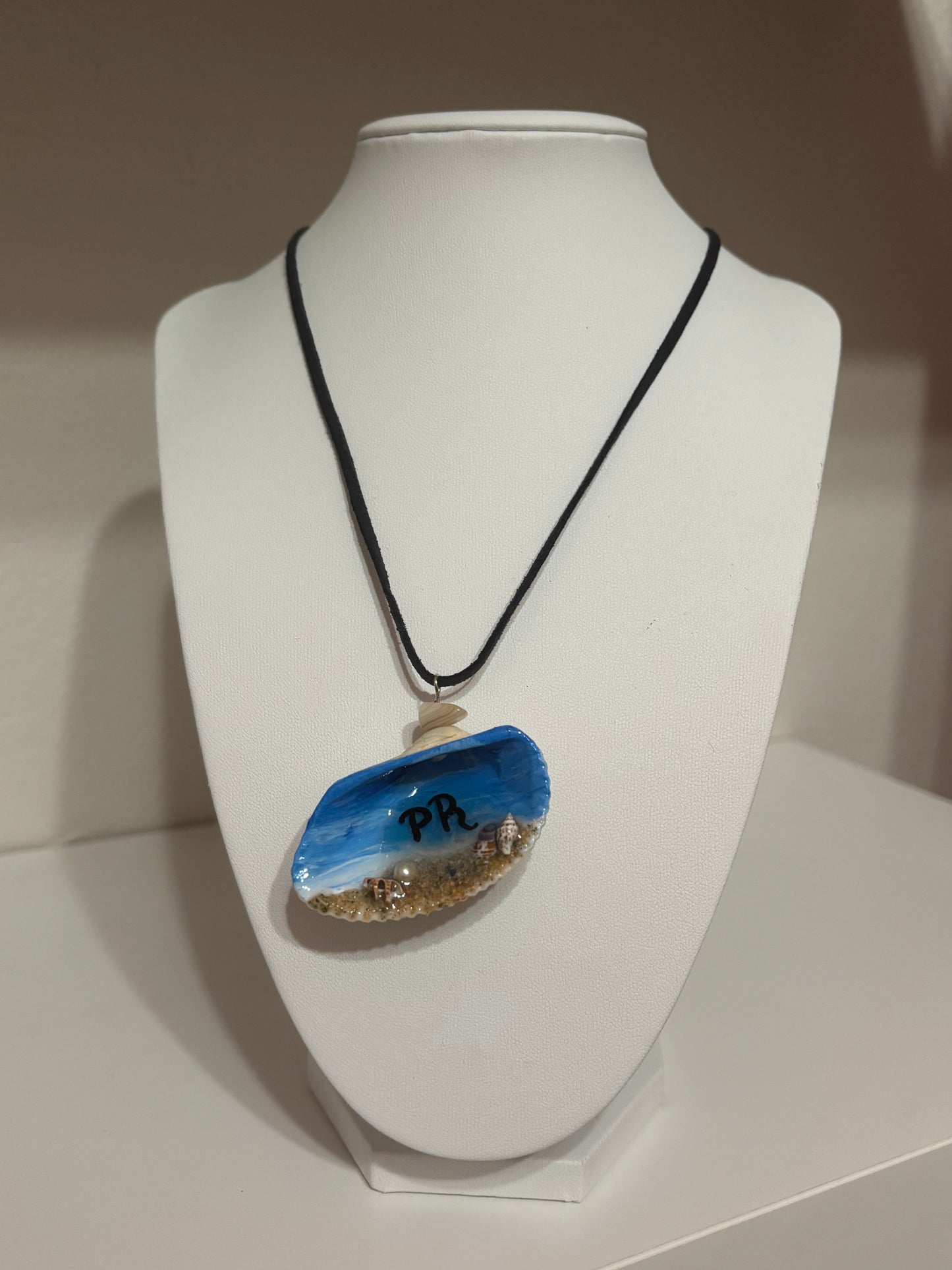 Caracol de playa Cabo Rojo pintado a mano Glow in the dark
