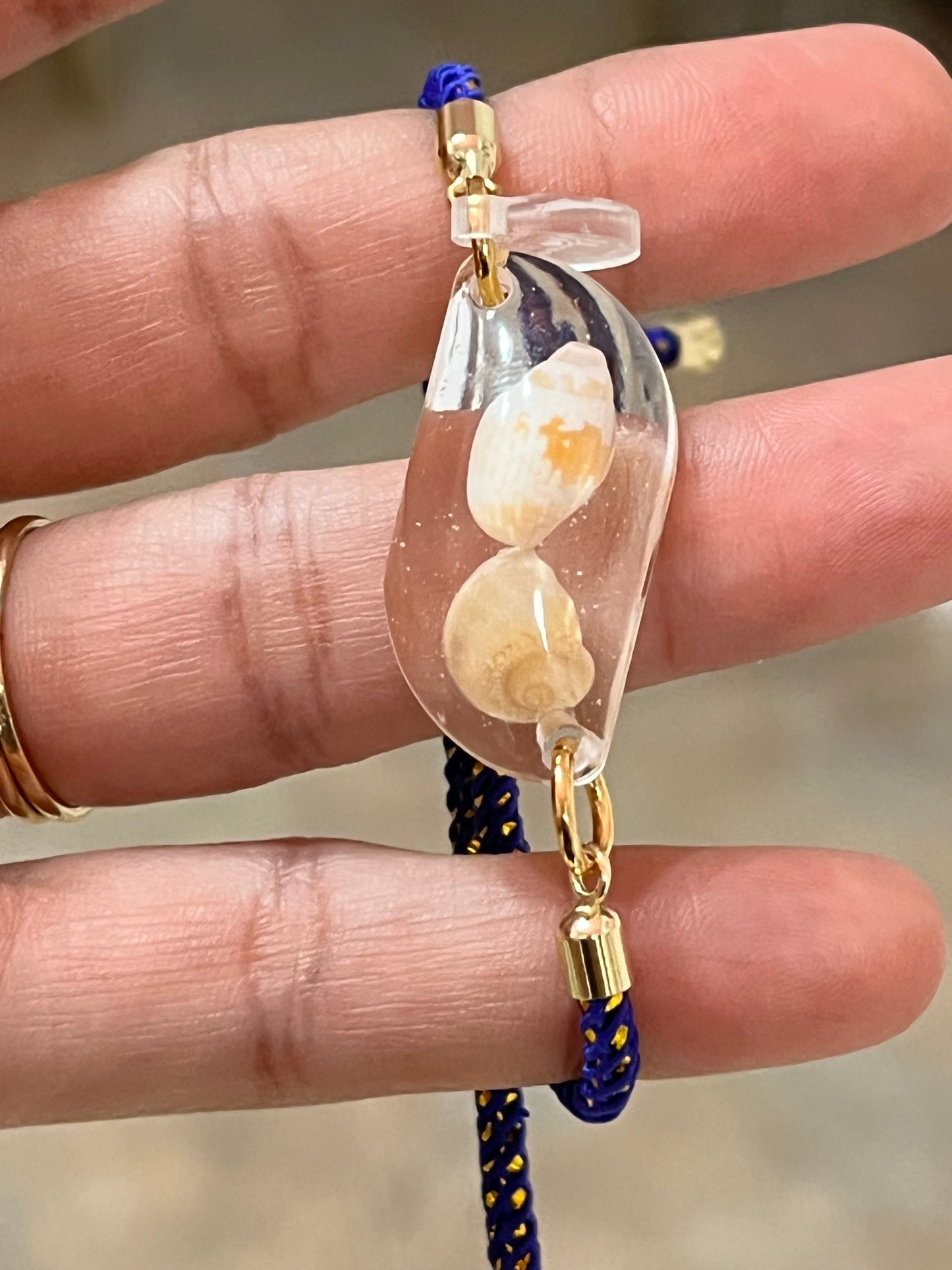 Pulsera artesanal caracoles