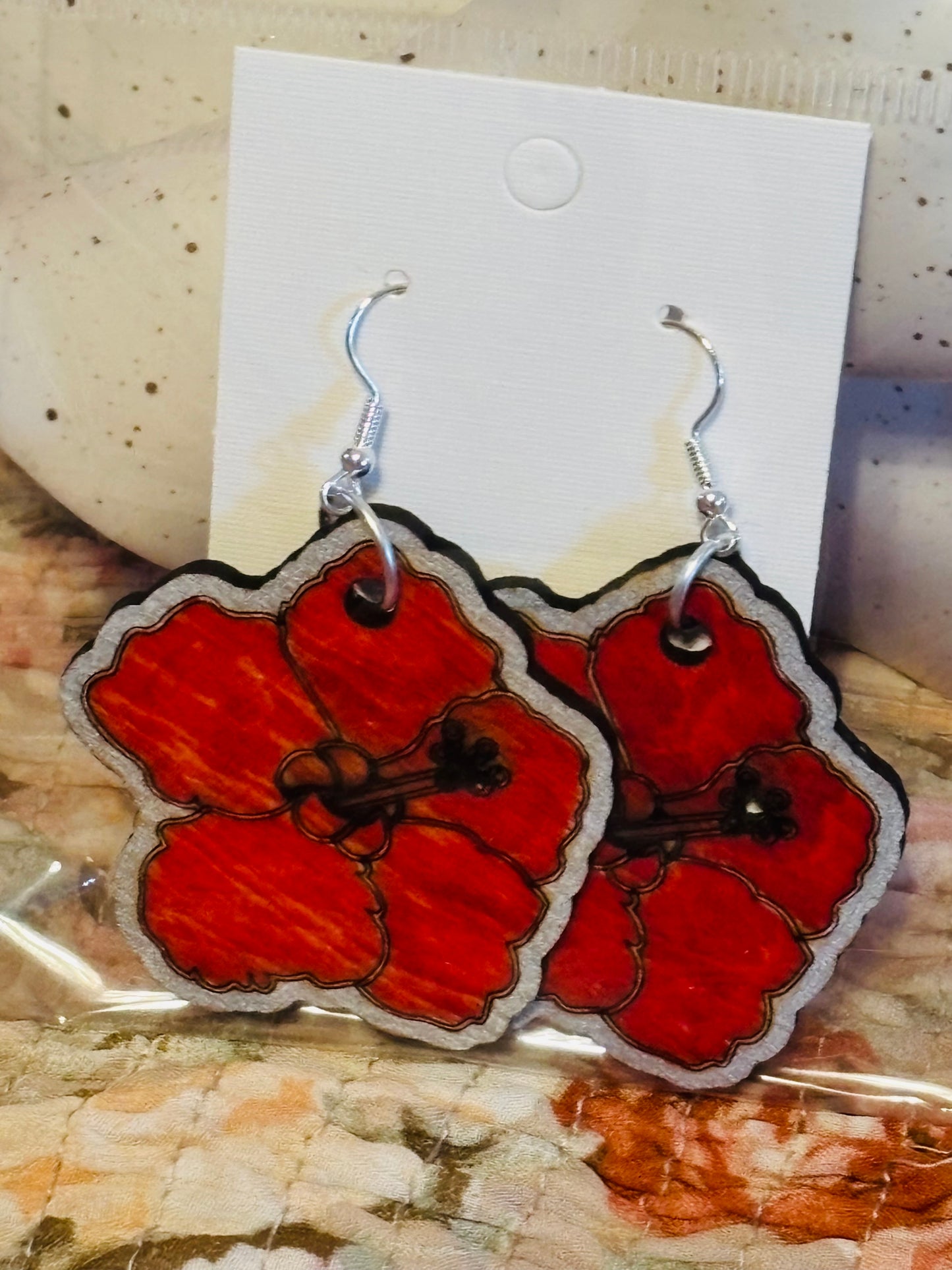 Flor de maga en madera pintada a mano