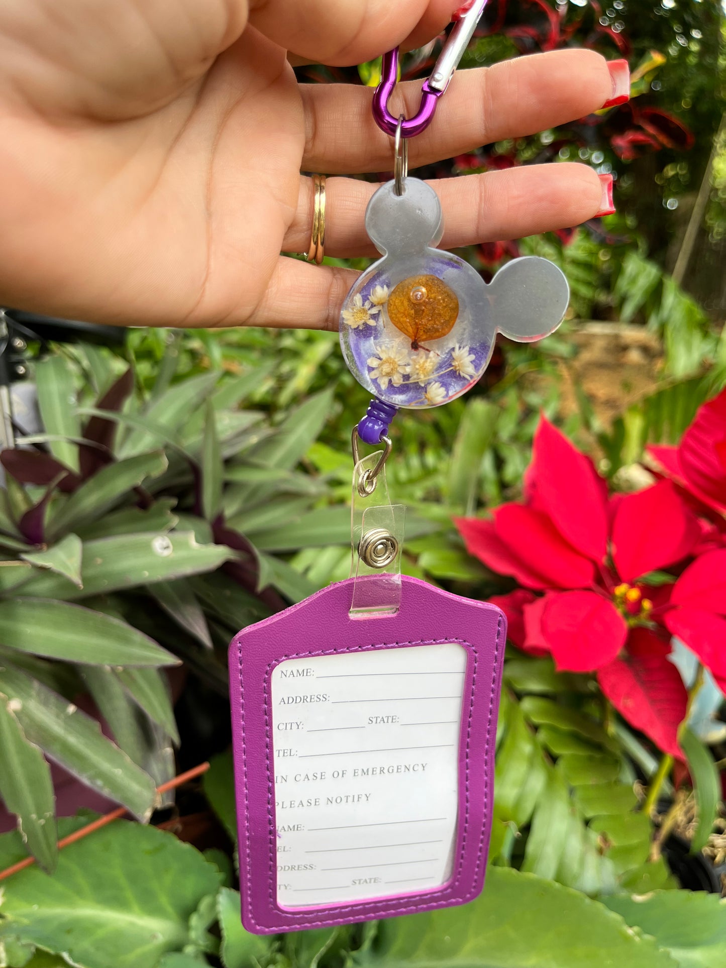 Retractable ID lanyard