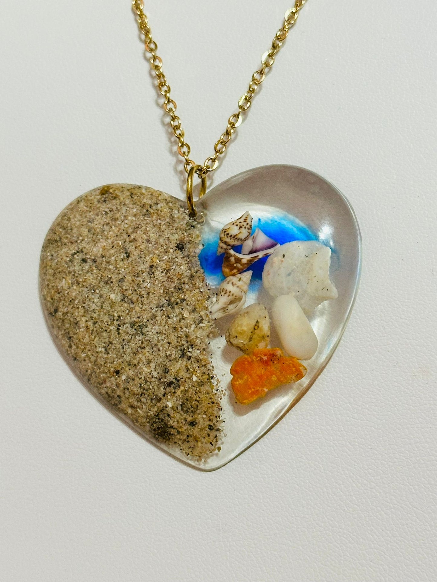 Pendant Corazón Encapsulado de desechos de mar